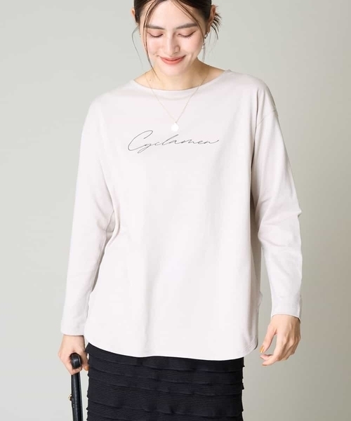 a.v.v（アーヴェヴェ）の「【コットン100％】大人のロゴロンT（Tシャツ/カットソー・レディース・ホワイト/チャコールグレー/グレー系その他・38/40/42/36/34）」の3枚目の写真