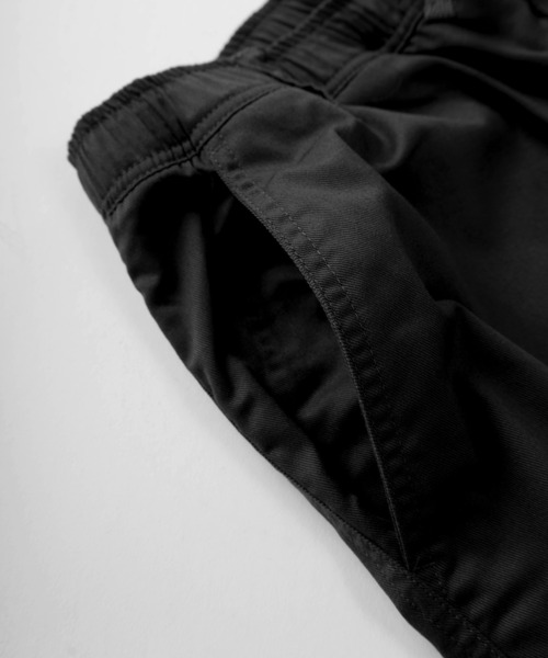 make a ray!（メイク ア レイ！）の「無地シンプルデザイン ストレッチ＆あったか素材 スリムテーパード イージーパンツ/リラックスパンツ（チノパンツ・メンズ・ブラック/インディゴブルー/ライトインディゴブルー/カーキ/ベージュ・M/L/XL）」の8枚目の写真