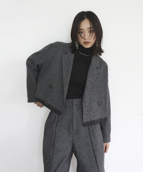 hellam（へラム）の「パイピングショートジャケット（テーラード