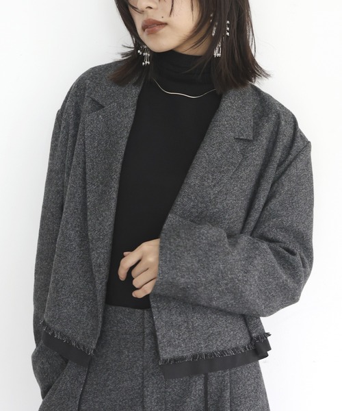 hellam（へラム）の「パイピングショートジャケット（テーラード