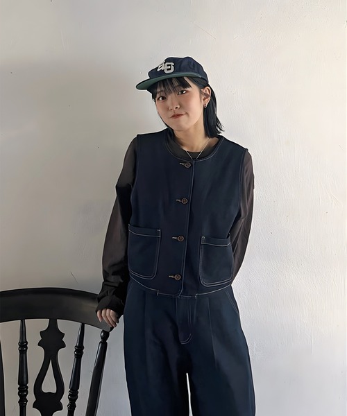 favclo.(ファブクロ)の「denim vest / デニムベスト(ベスト・レディース・インディゴブルー/アイボリー・FREE)」の2枚目の写真