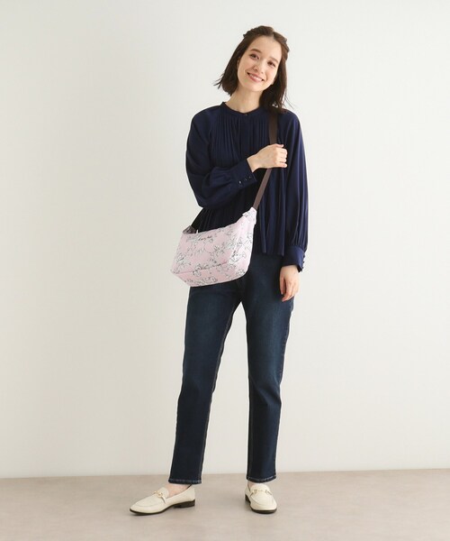 LAURA ASHLEY(ローラアシュレイ)の「ポリントン ローゼズ柄 ショルダーバッグ(ショルダーバッグ・レディース・ピンク系その他/ベージュ系その他3/ネイビー系・00)」の7枚目の写真
