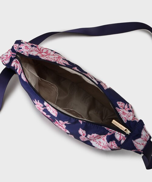 LAURA ASHLEY(ローラアシュレイ)の「ポリントン ローゼズ柄 ショルダーバッグ(ショルダーバッグ・レディース・ピンク系その他/ベージュ系その他3/ネイビー系・00)」の17枚目の写真