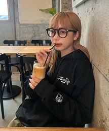 NUNIFE（ユニフィー）の「【NUNIFE】《さやべびコラボ》胸元ロゴ裏毛パーカー（パーカー・レディース）」