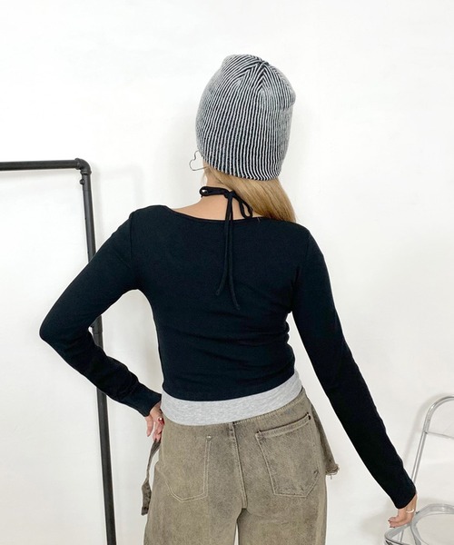 non-hedge（ノンヘッジ）の「アンサンブル風ロゴ刺繍ショート丈トップス（Tシャツ/カットソー・レディース・モカ/ブラック/グレー・FREE）」の13枚目の写真