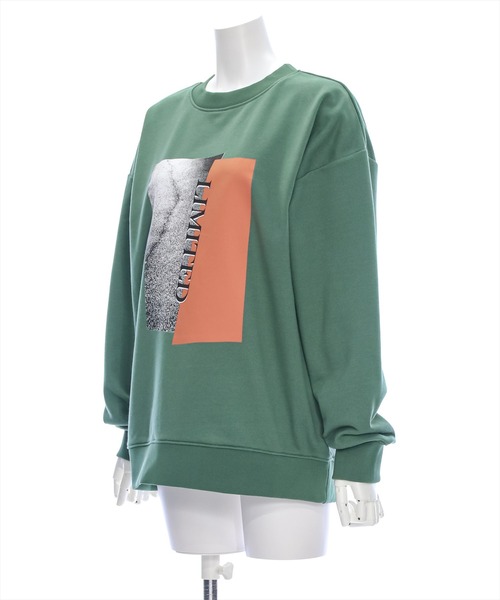 clear（クリア）の「配色プリントロング丈スウェットトップス [大人カジュアル]≪2024AW新作≫（スウェット・レディース・グリーン/オフホワイト/チャコールグレー・F）」の5枚目の写真