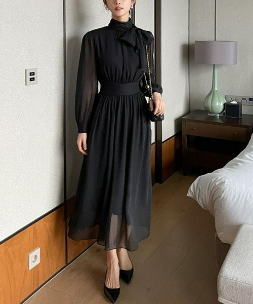 定価約8万円の品❗️ 編み上げリボン 光沢 ブラック タイトドレス 深スリット 上品！パーティードレス ブラック ベアトップ ふっくら柔らかなバック