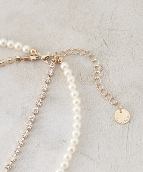 OPAQUE.CLIP（オペークドットクリップ）の「フェイクパール×ビジュー2連ネックレス（ネックレス・レディース・ゴールド/シルバー・00）」の6枚目の写真