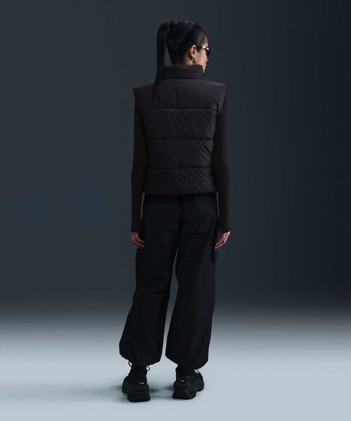NIKE ダウンベスト ウィメンズ Therma-FIT ルーズ ベスト NIKE（ナイキ）の「【NIKE / ナイキ】スポーツウェア クラシック