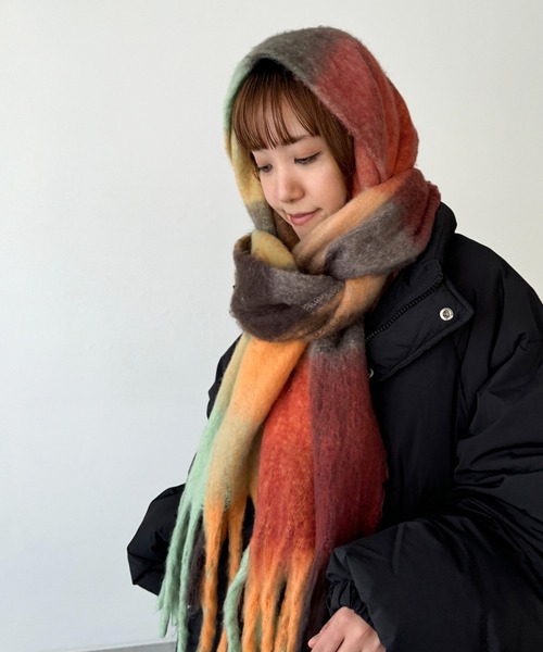 CANAL JEAN（キャナルジーン）の「El mar　ボリュームチェックマフラー（マフラー・レディース・ピンク/オレンジ/イエロー/ブラック・ONE SIZE）」の5枚目の写真