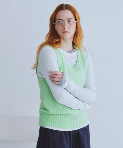 Auntie Rosa Holiday(アンティローザホリデー)の「深Uネックシアーニットベスト(ベスト・レディース・ブラック/グリーン/ピンク・FREE)」の20枚目の写真