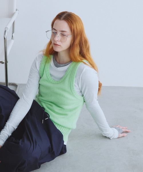 Auntie Rosa Holiday(アンティローザホリデー)の「深Uネックシアーニットベスト(ベスト・レディース・ブラック/グリーン/ピンク・FREE)」の22枚目の写真