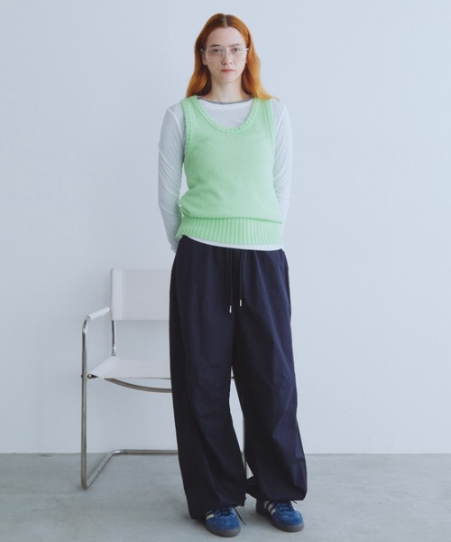 Auntie Rosa Holiday(アンティローザホリデー)の「深Uネックシアーニットベスト(ベスト・レディース・ブラック/グリーン/ピンク・FREE)」の13枚目の写真