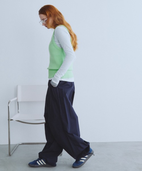 Auntie Rosa Holiday(アンティローザホリデー)の「深Uネックシアーニットベスト(ベスト・レディース・ブラック/グリーン/ピンク・FREE)」の12枚目の写真