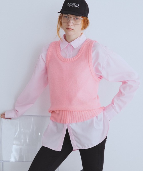 Auntie Rosa Holiday(アンティローザホリデー)の「深Uネックシアーニットベスト(ベスト・レディース・ブラック/グリーン/ピンク・FREE)」の5枚目の写真