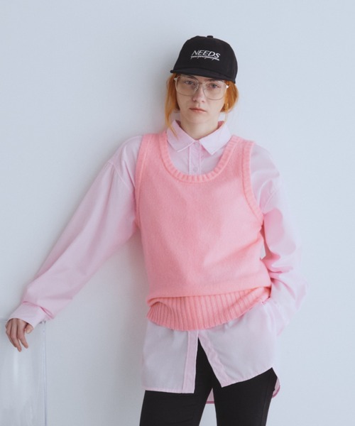 Auntie Rosa Holiday(アンティローザホリデー)の「深Uネックシアーニットベスト(ベスト・レディース・ブラック/グリーン/ピンク・FREE)」の4枚目の写真