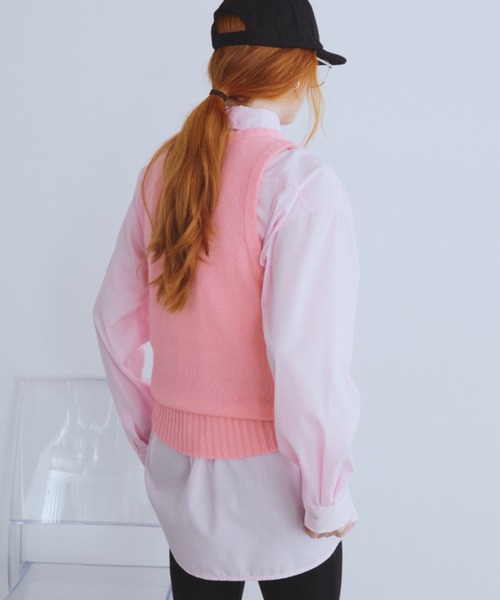 Auntie Rosa Holiday(アンティローザホリデー)の「深Uネックシアーニットベスト(ベスト・レディース・ブラック/グリーン/ピンク・FREE)」の8枚目の写真