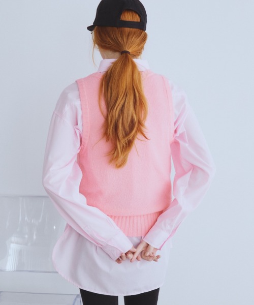 Auntie Rosa Holiday(アンティローザホリデー)の「深Uネックシアーニットベスト(ベスト・レディース・ブラック/グリーン/ピンク・FREE)」の9枚目の写真