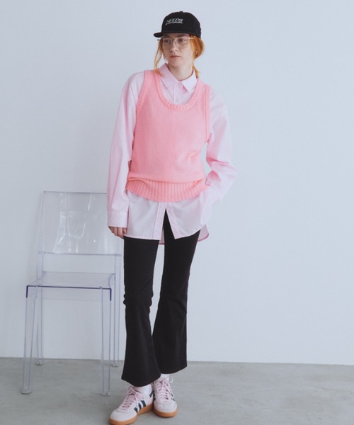 Auntie Rosa Holiday(アンティローザホリデー)の「深Uネックシアーニットベスト(ベスト・レディース・ブラック/グリーン/ピンク・FREE)」の10枚目の写真