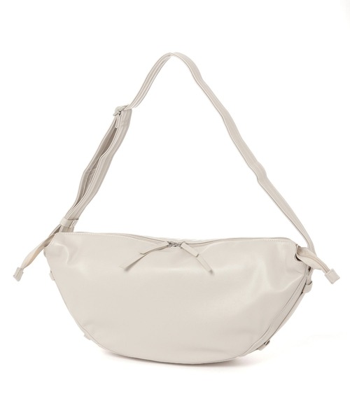 studio CLIP(スタディオクリップ)の「【軽量】軽らく柔らか合皮ショルダー(ショルダーバッグ・レディース・ブラック/アイボリー/その他2・FREE)」の1枚目の写真