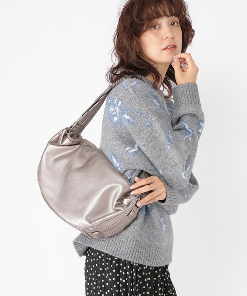 studio CLIP(スタディオクリップ)の「【軽量】軽らく柔らか合皮ショルダー(ショルダーバッグ・レディース・ブラック/アイボリー/その他2・FREE)」の4枚目の写真