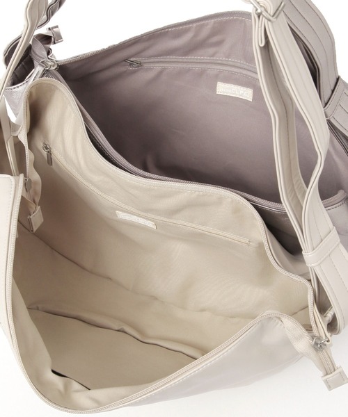 studio CLIP(スタディオクリップ)の「【軽量】軽らく柔らか合皮ショルダー(ショルダーバッグ・レディース・ブラック/アイボリー/その他2・FREE)」の21枚目の写真