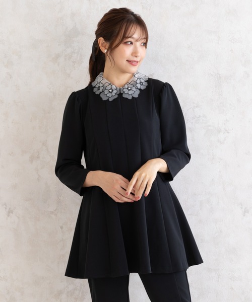 Rose Tiara(ローズティアラ)の「【セットアップ対応】フラワー襟ブラウス(シャツ/ブラウス・レディース・ブラック/オフホワイト・38/46/42)」の2枚目の写真