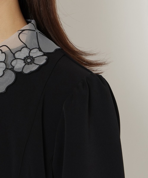 Rose Tiara(ローズティアラ)の「【セットアップ対応】フラワー襟ブラウス(シャツ/ブラウス・レディース・ブラック/オフホワイト・38/46/42)」の12枚目の写真