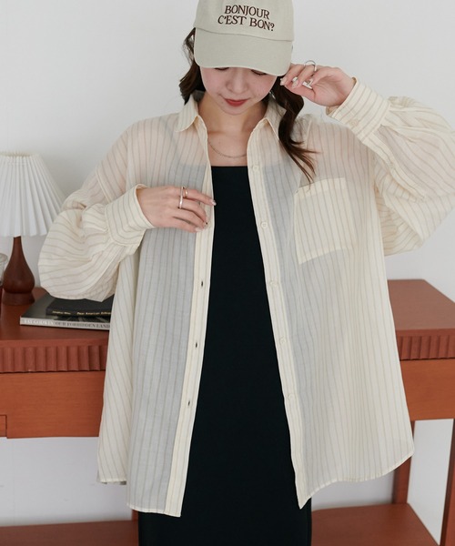 DISCOAT（ディスコート）の「コットンシアーレギュラーシャツ（シャツ/ブラウス・レディース・ネイビー/ベージュ/ピンク/ブラック/オフホワイト/ブルー/ブルー系その他/ベージュ系その他/ダークブラウン/ブルー系その他2/アイボリー・FREE）」の3枚目の写真