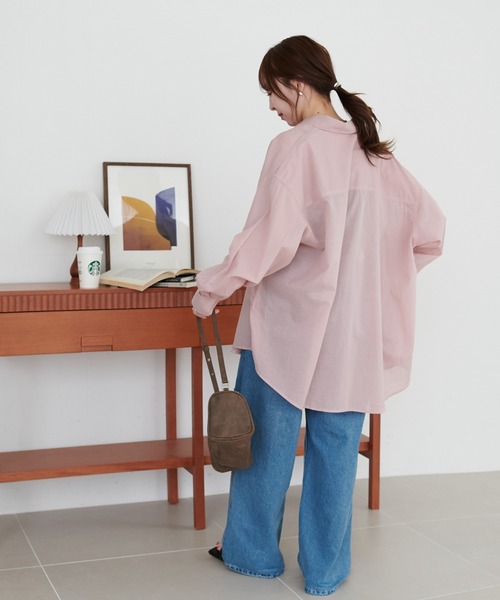 DISCOAT（ディスコート）の「コットンシアーレギュラーシャツ（シャツ/ブラウス・レディース・ネイビー/ベージュ/ピンク/ブラック/オフホワイト/ブルー/ブルー系その他/ベージュ系その他/ダークブラウン/ブルー系その他2/アイボリー・FREE）」の17枚目の写真