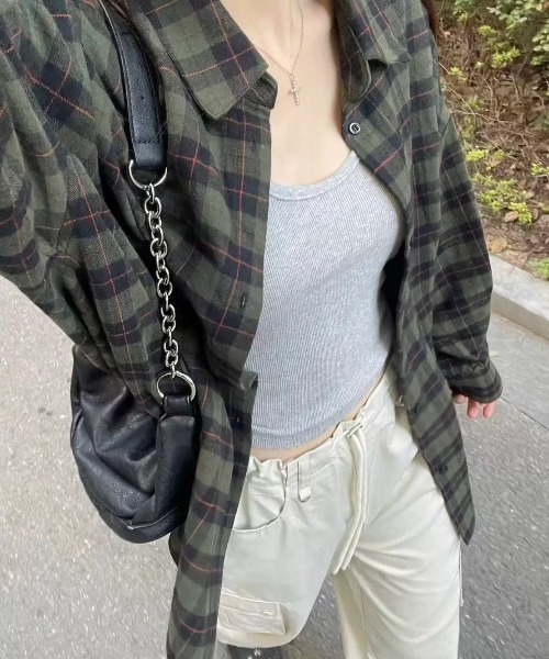 ViViDAY(ビビデー)の「ビッグシルエットチェック柄シャツ(シャツ/ブラウス・レディース・ダークグリーン・M)」の6枚目の写真