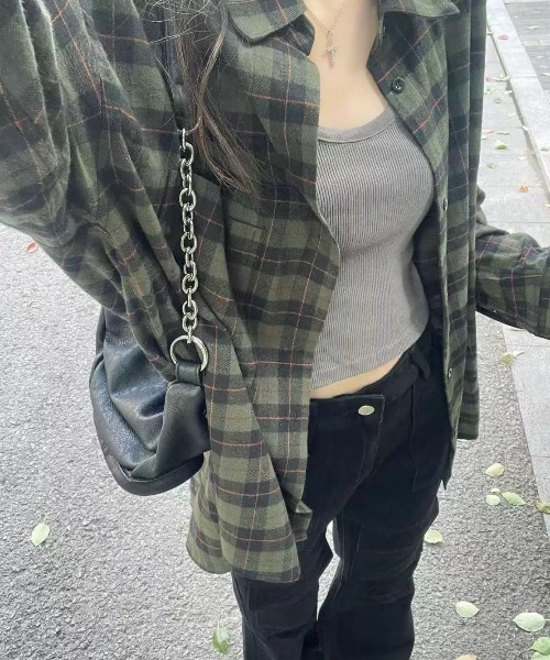 ViViDAY(ビビデー)の「ビッグシルエットチェック柄シャツ(シャツ/ブラウス・レディース・ダークグリーン・M)」の7枚目の写真