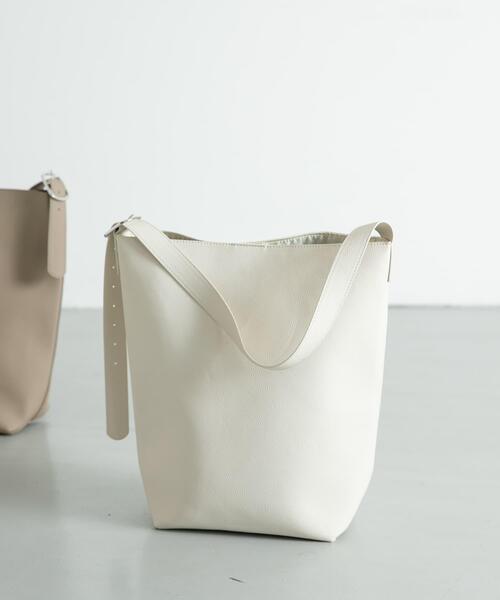 URBAN RESEARCH Sonny Label（アーバンリサーチサニーレーベル）の「ワンハンドルバケツショルダーバッグ（ショルダーバッグ・レディース・ブラック/アイボリー/ベージュ・ONE）」の13枚目の写真