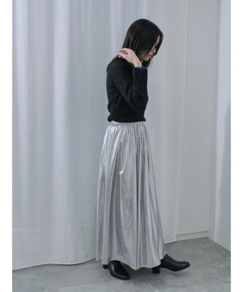 Samansa Mos2 blue（サマンサモスモスブルー）の「◎光沢フレアスカート（スカート・レディース・ブラック/ブラウン/シルバー・F）」の13枚目の写真