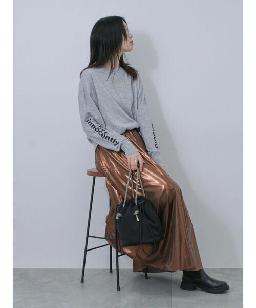 Samansa Mos2 blue（サマンサモスモスブルー）の「◎光沢フレアスカート（スカート・レディース・ブラック/ブラウン/シルバー・F）」の5枚目の写真