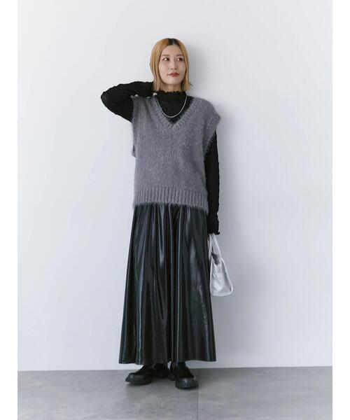 Samansa Mos2 blue（サマンサモスモスブルー）の「◎光沢フレアスカート（スカート・レディース・ブラック/ブラウン/シルバー・F）」の6枚目の写真