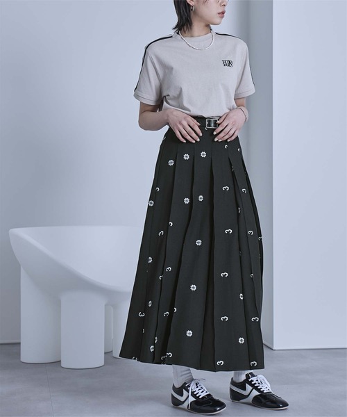 miette（ミエット）の「花柄刺繍プリーツスカート（スカート・レディース・グレー/ブラック・FREE）」の8枚目の写真