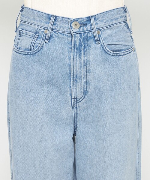 uncrave(アンクレイヴ)の「THE SISTER デニムパンツ【upper hights × uncrave】(デニムパンツ・レディース・サックスブルー系・22/24/23)」の20枚目の写真