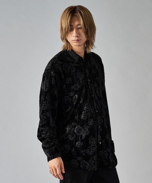REGIEVO(レジエボ)の「【REGIEVO】エンボスフラワー / シャイニー ベロアシャツ(シャツ/ブラウス・メンズ・ネイビー/ブラック/ピンク・LARGE/MEDIUM)」の11枚目の写真