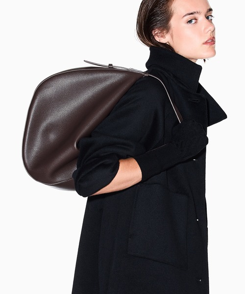 ARMANI EXCHANGE(アルマーニエクスチェンジ)の「【A|X アルマーニ エクスチェンジ】<ZOZO限定>BOXロゴバックル ワンハンドルバッグ(ハンドバッグ・レディース・ブラック/ダークブラウン/ベージュ・FREE)」の3枚目の写真