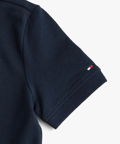 TOMMY HILFIGER（トミーヒルフィガー）の「BOYS チェストグラフィックショートスリーブポロシャツ（ポロシャツ・キッズ・ネイビー・130cm/160cm/140cm/150cm）」の4枚目の写真
