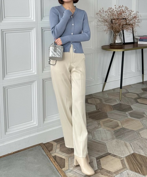 CLEAR BASIC（クリアベーシック）の「ビジューボタンニットカーディガン[春 オフィスカジュアル 着回し抜群 大人 カジュアル]≪SS新作≫（カーディガン/ボレロ・レディース・ブルーグレー/アイボリー/ピンク・F）」の4枚目の写真