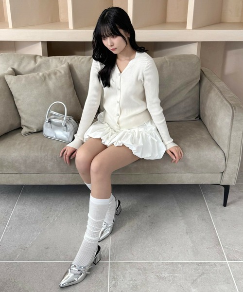 CLEAR BASIC（クリアベーシック）の「ビジューボタンニットカーディガン[春 オフィスカジュアル 着回し抜群 大人 カジュアル]≪SS新作≫（カーディガン/ボレロ・レディース・ブルーグレー/アイボリー/ピンク・F）」の8枚目の写真