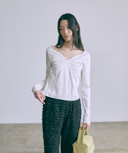 EN NEUME（エンノイム）の「Seam-Stitched Tops（Tシャツ/カットソー・レディース・ブラック/オフホワイト/ライトグレー・FREE）」の4枚目の写真