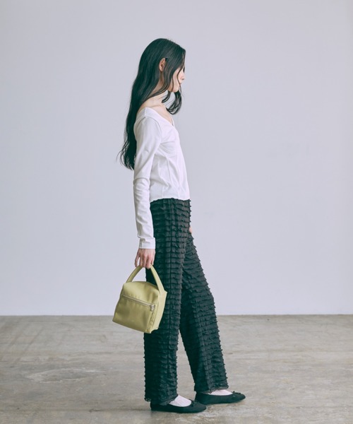 EN NEUME（エンノイム）の「Seam-Stitched Tops（Tシャツ/カットソー・レディース・ブラック/オフホワイト/ライトグレー・FREE）」の22枚目の写真