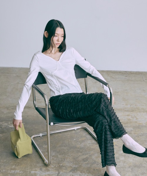 EN NEUME（エンノイム）の「Seam-Stitched Tops（Tシャツ/カットソー・レディース・ブラック/オフホワイト/ライトグレー・FREE）」の8枚目の写真