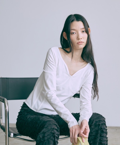 EN NEUME（エンノイム）の「Seam-Stitched Tops（Tシャツ/カットソー・レディース・ブラック/オフホワイト/ライトグレー・FREE）」の7枚目の写真