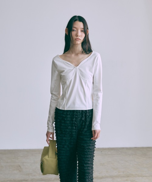 EN NEUME（エンノイム）の「Seam-Stitched Tops（Tシャツ/カットソー・レディース・ブラック/オフホワイト/ライトグレー・FREE）」の5枚目の写真