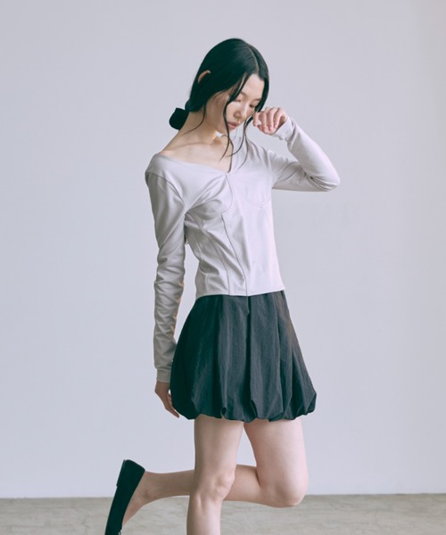 EN NEUME（エンノイム）の「Seam-Stitched Tops（Tシャツ/カットソー・レディース・ブラック/オフホワイト/ライトグレー・FREE）」の16枚目の写真