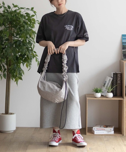 UNDERWRAPS(アンダーラップス)の「UNDERWRAPS BIGデニム貼り付けスリットTシャツ(Tシャツ/カットソー・レディース・ライトピンク/ライトグリーン/ダークグレー・フリー)」の5枚目の写真